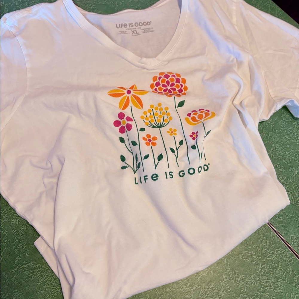 Life is Good women’s T-shirts - Picture 4 of 6
